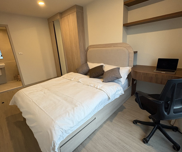 Modern Brand New 2 Bedrooms Condo at quiet corner