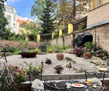 Luxury apartment,terrace,magical garden centr Prag