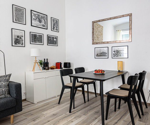 2 BEDROOM APARTMENT NEAR THE OPERA HOUSE