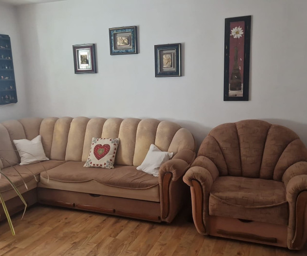 Large Group Accommodation Bucharest, 4 apt,20slips