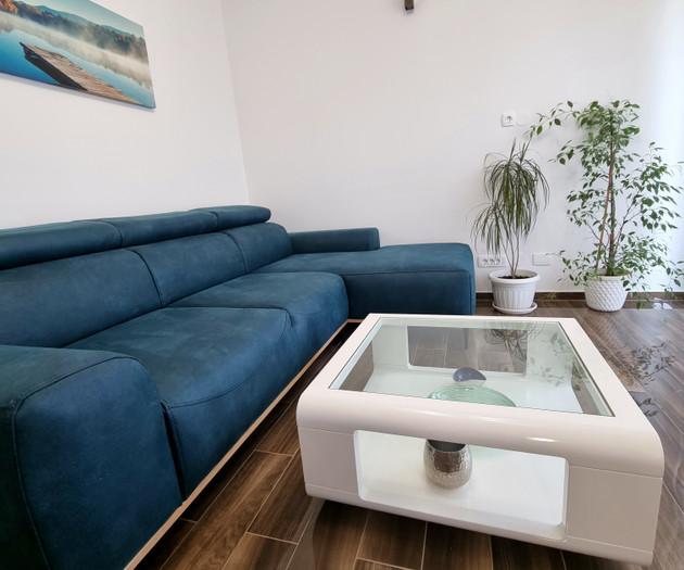 FOR RENT: MODERN TWO-BEDROOM APARTMENT
