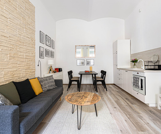 2 BEDROOM APARTMENT NEAR THE OPERA HOUSE