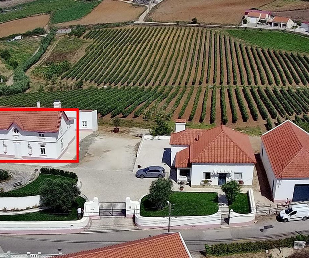 Charming house, nestled within a private vineyard