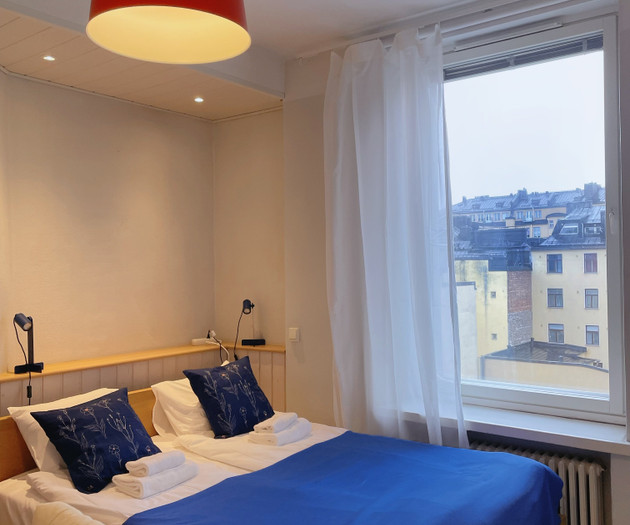 Top-Floor Studio - City Center - Fast WiFi
