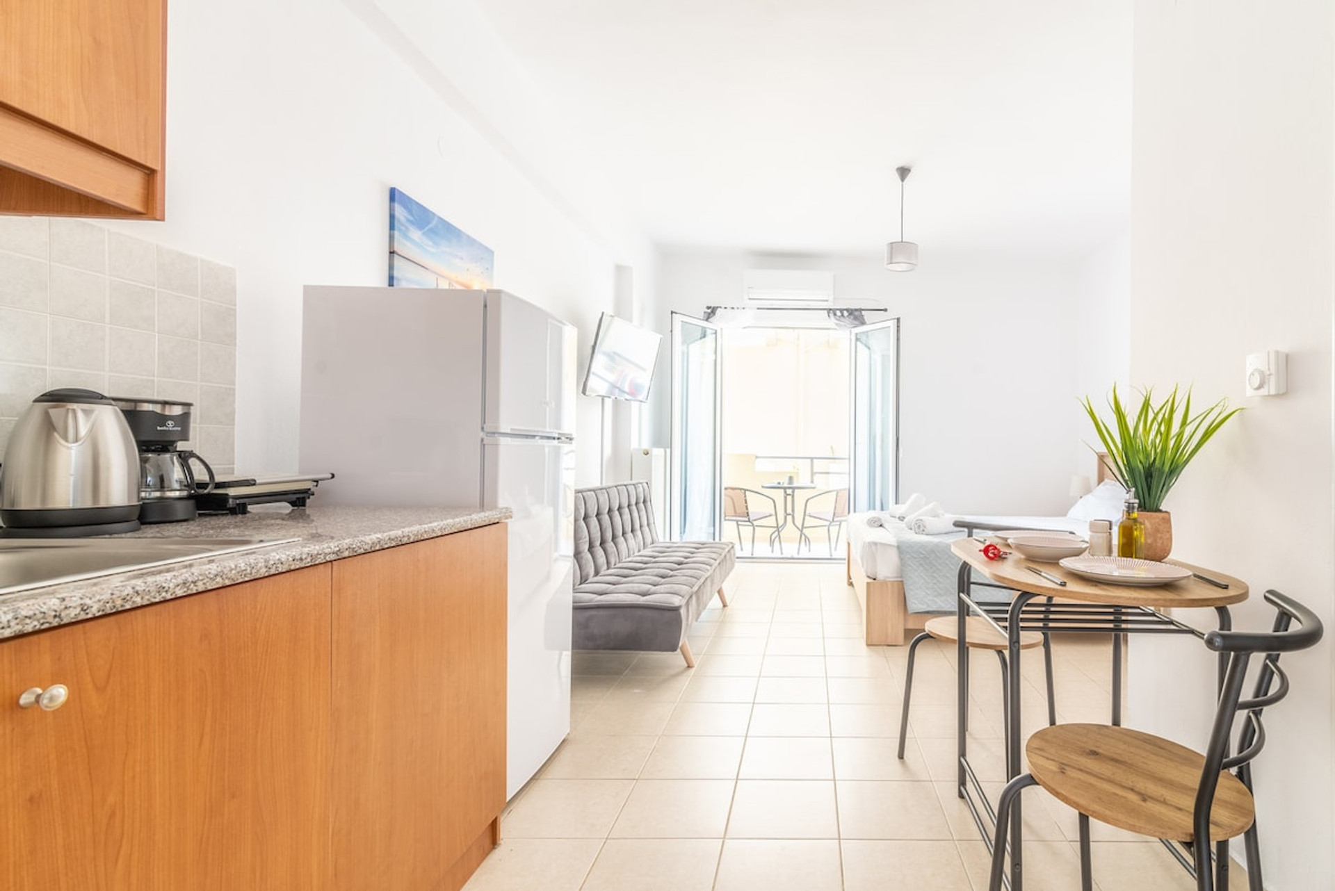 Full kitchen
