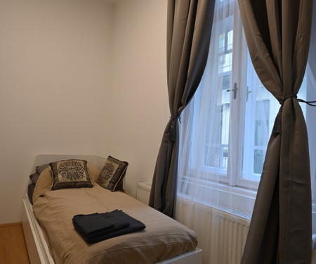 Trendy 4 bedrooms apartment - Nefelejcs street