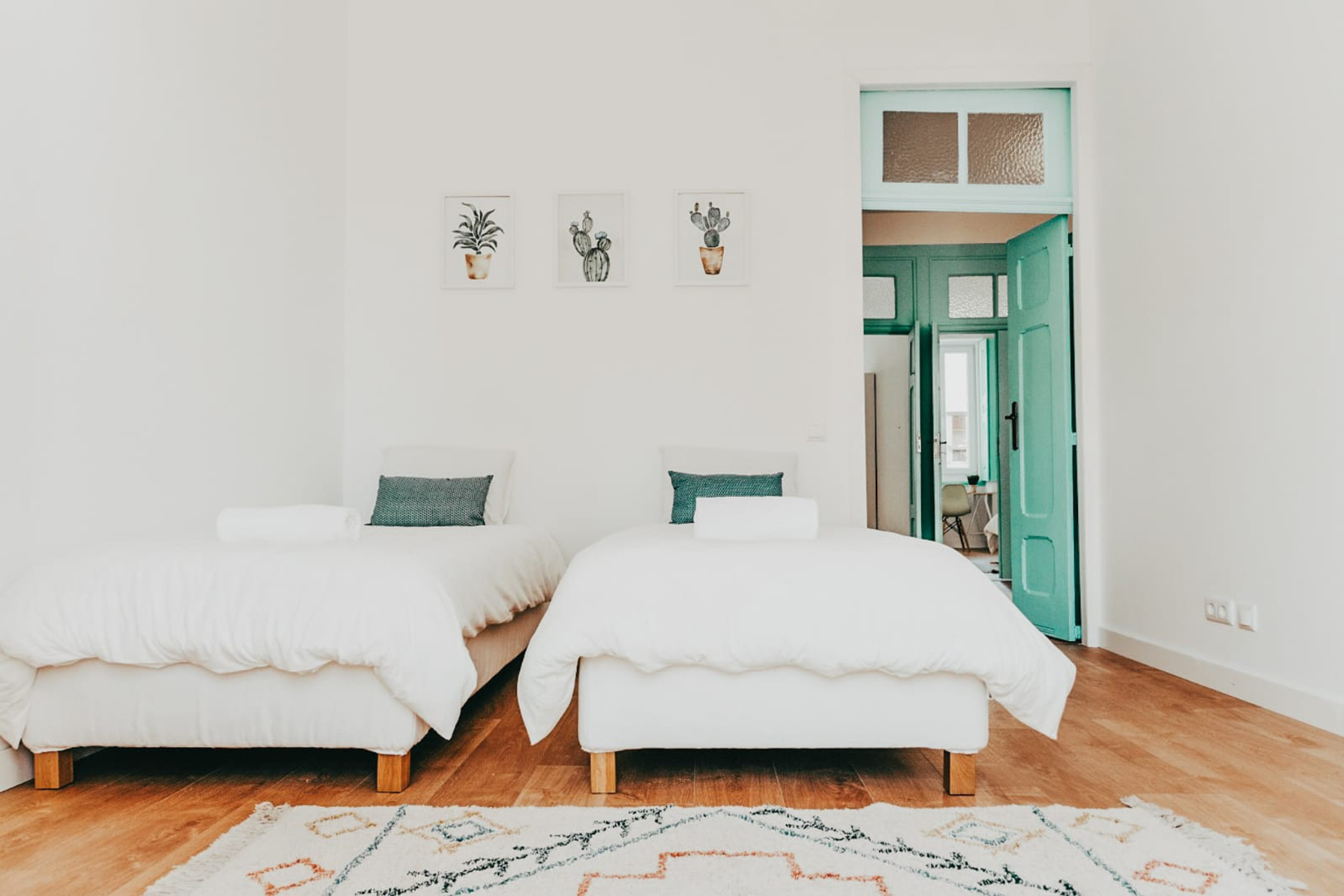 two-single bedroom, shared balcony