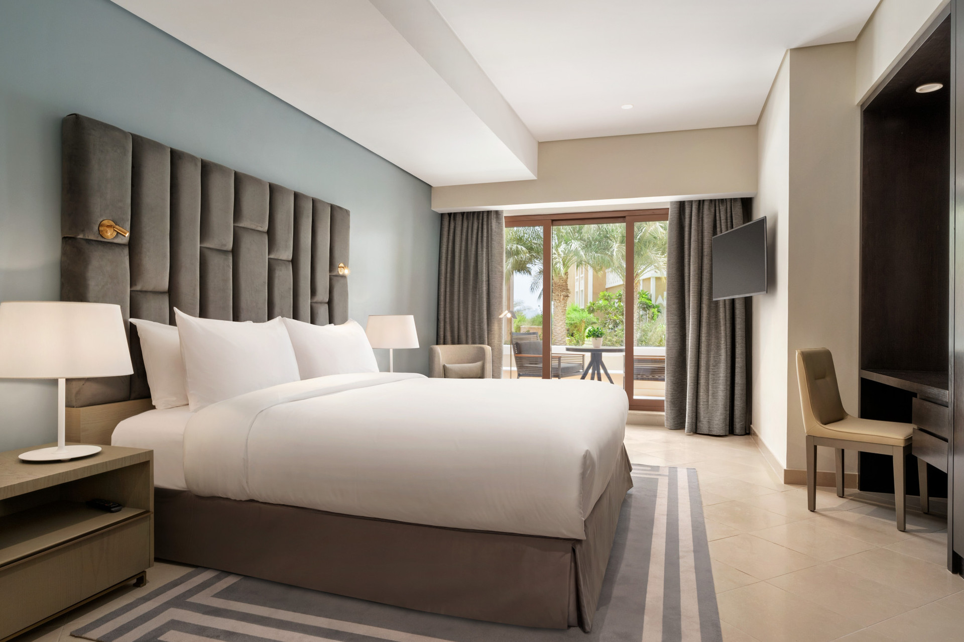 Queen Bedroom
