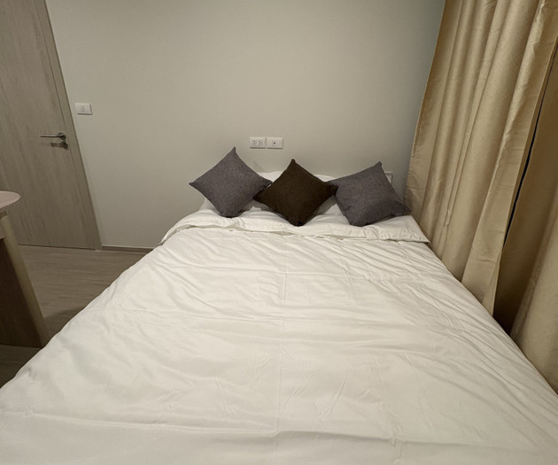 Modern Brand New 2 Bedrooms Condo at quiet corner