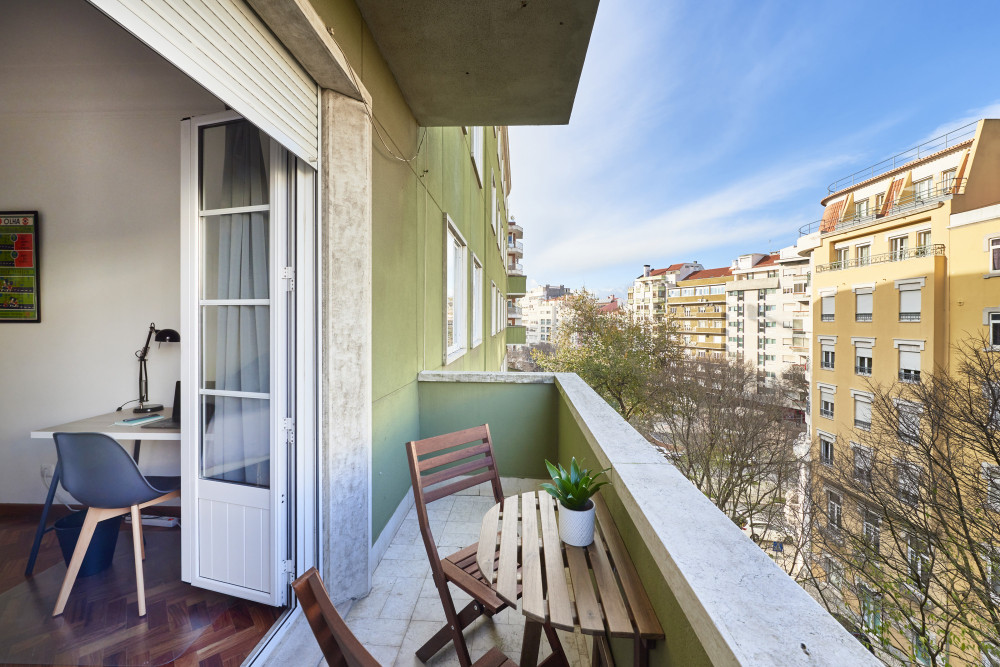 #1 Spacious Bedroom w/ private balcony in Saldanha
