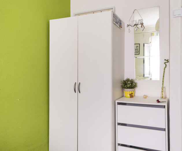 Room in Lisbon close to Airport and Expo