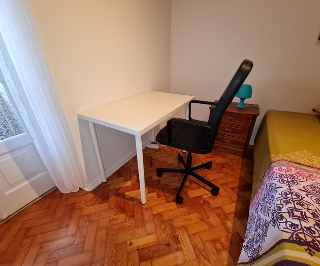 Private room for male only in Santa Apolónia