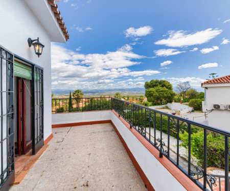 Andalusian House with private pool up to 12 people