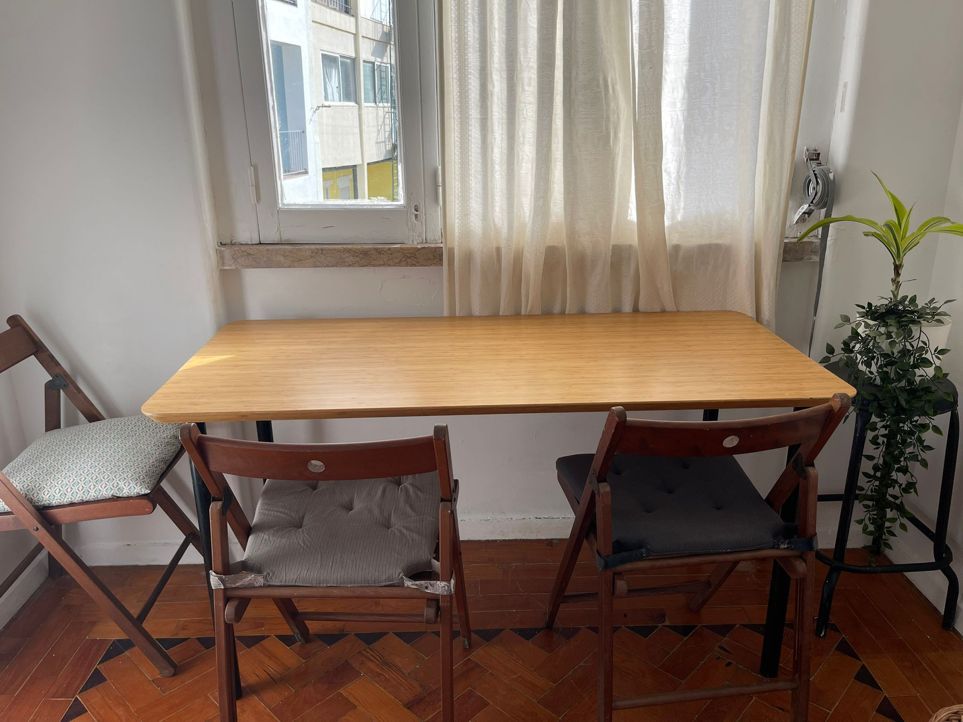 Shared desk room