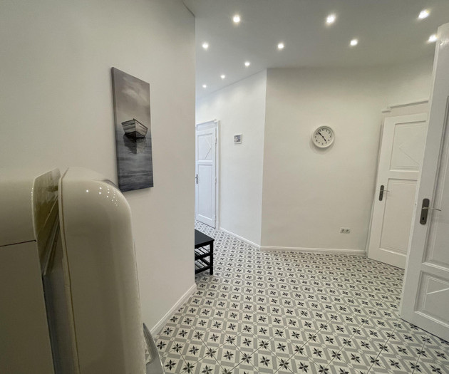 CITY CENTER 1, cozy and bright 2br in city center!