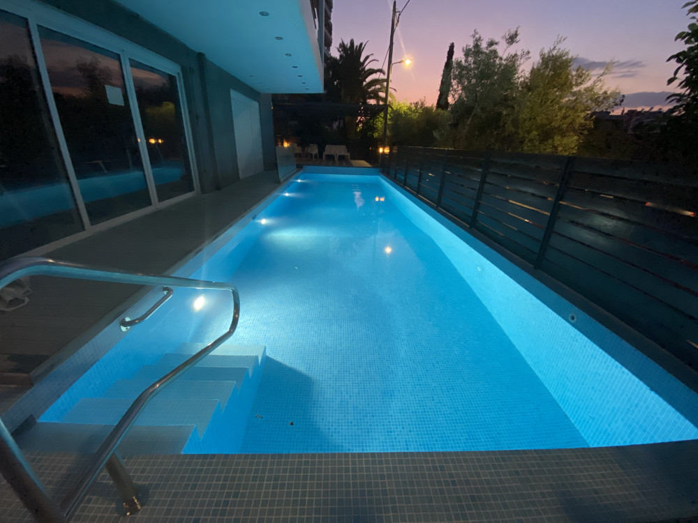 LOVE SUITE - pool & gym - 360 view preview