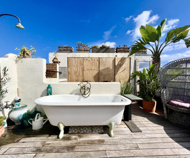 Outdoor Bathtub! Rooftop with Amazing 360° Views