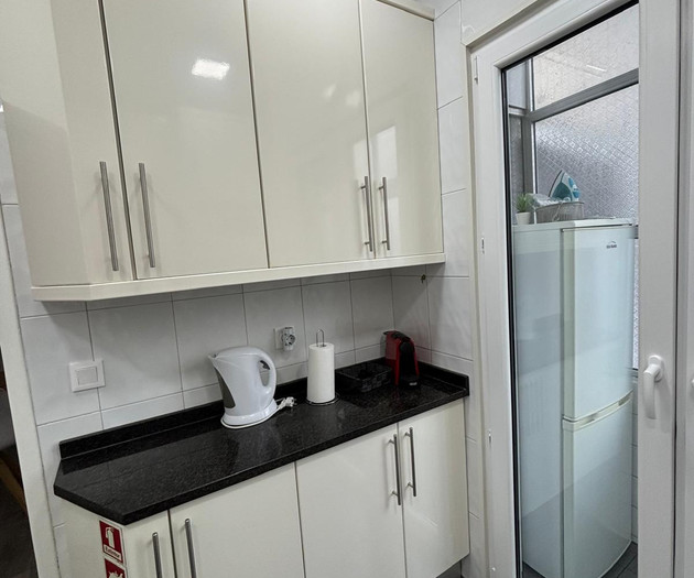 Modern 2-Bedroom Flat in Central Cedofeita, Porto