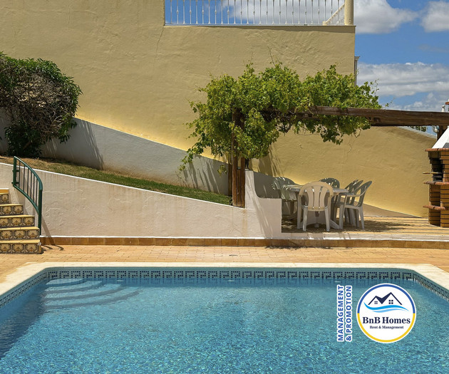 Villa Verde - 4 bedrooms, Marina view, pool & BBQ