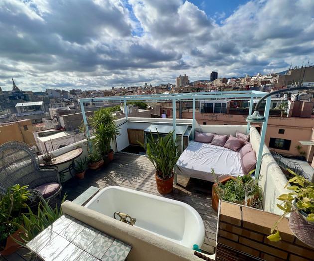 Outdoor Bathtub! Rooftop with Amazing 360° Views