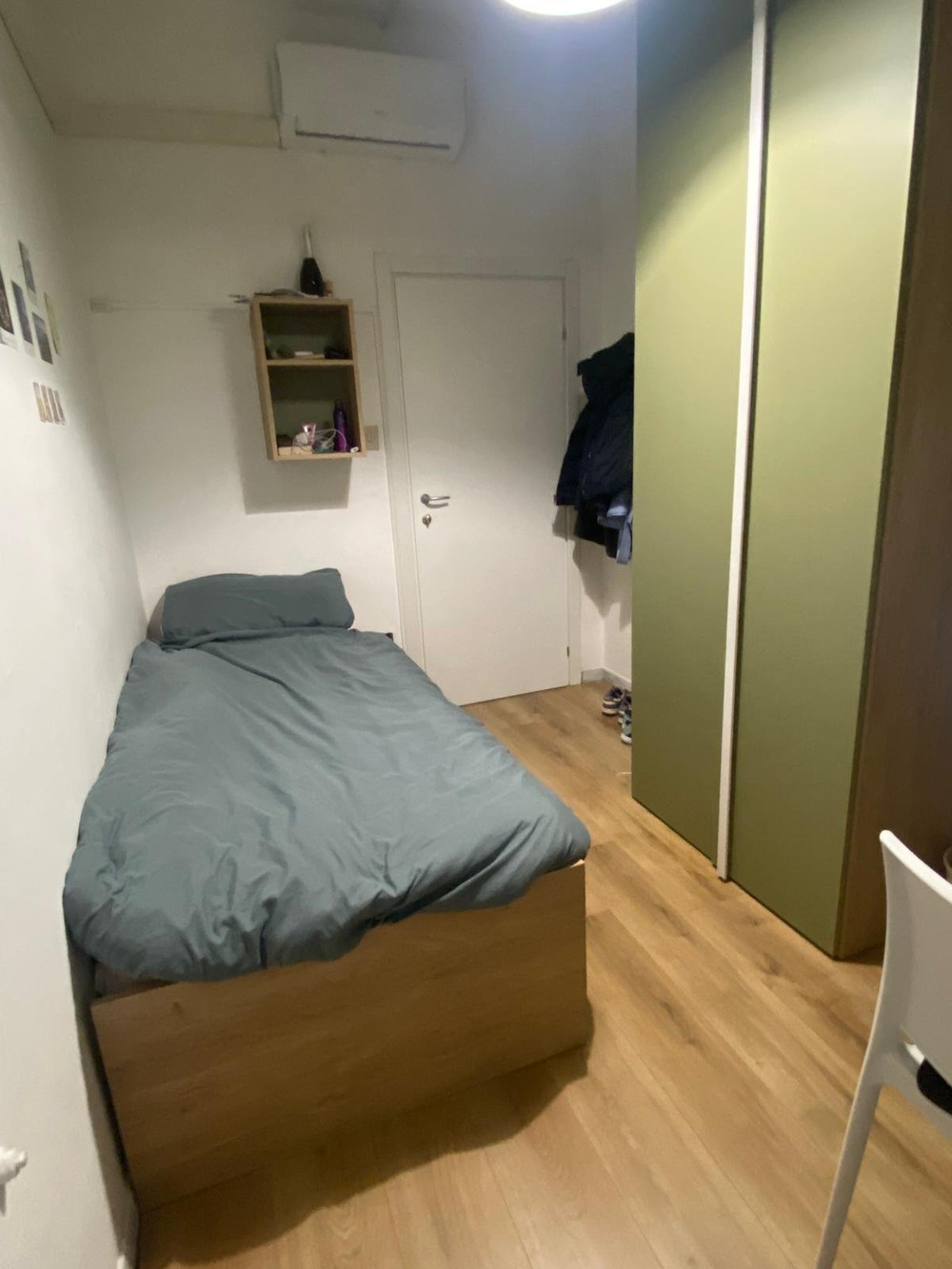 available single room for a girl - centre preview