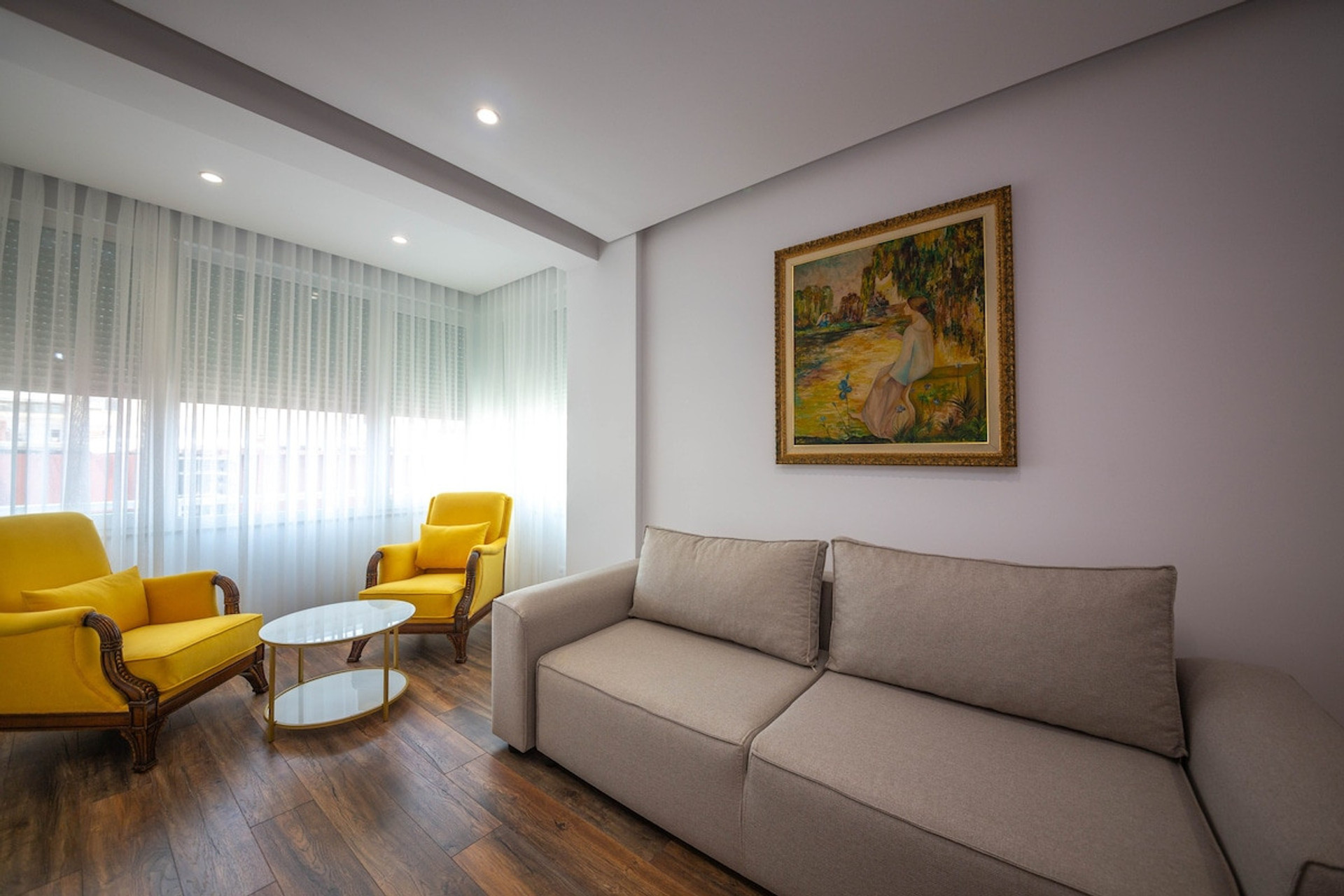 Living room image 4