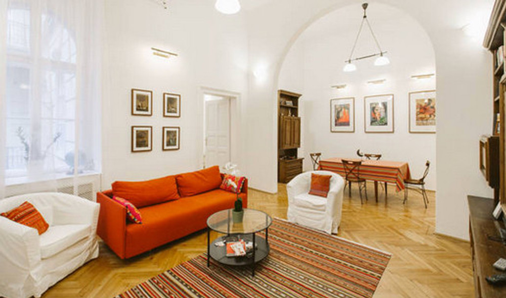 Palace apartment on Andrassy Avenue