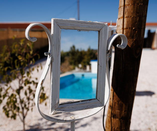 Mirror reflecting pool