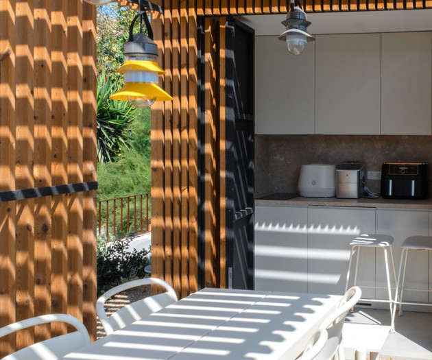 Your Lisbon Oasis: 3-Bed Apartment with Pool & Out