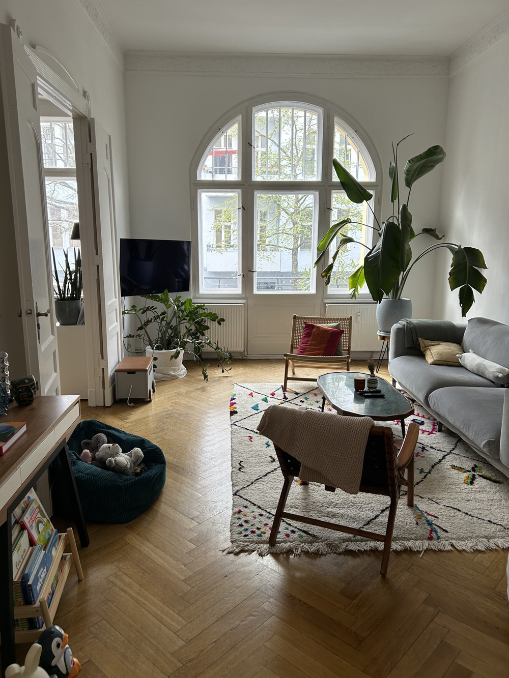 Beautiful "Altbau" flat sublet in West Berlin preview