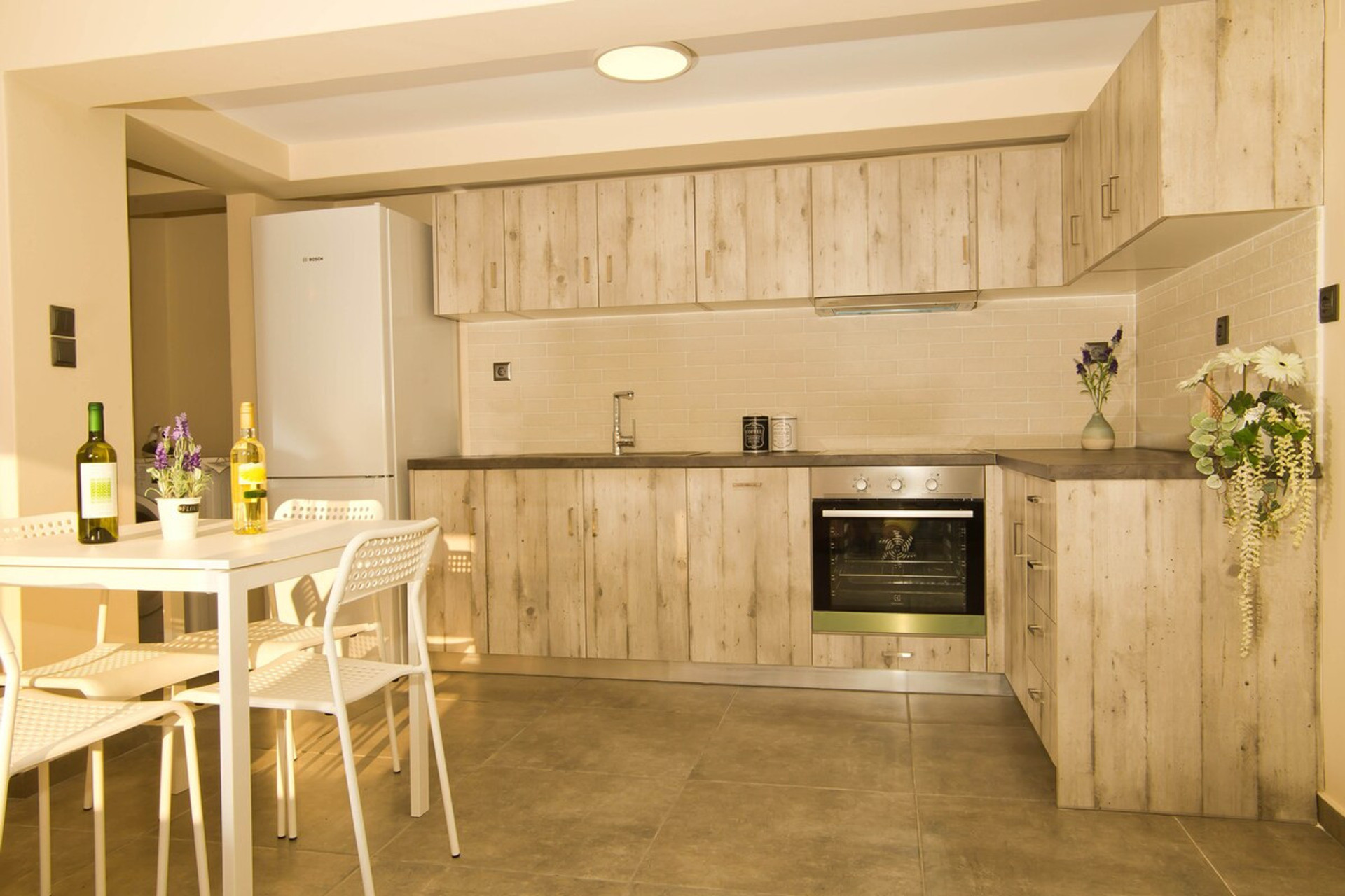 Full kitchen