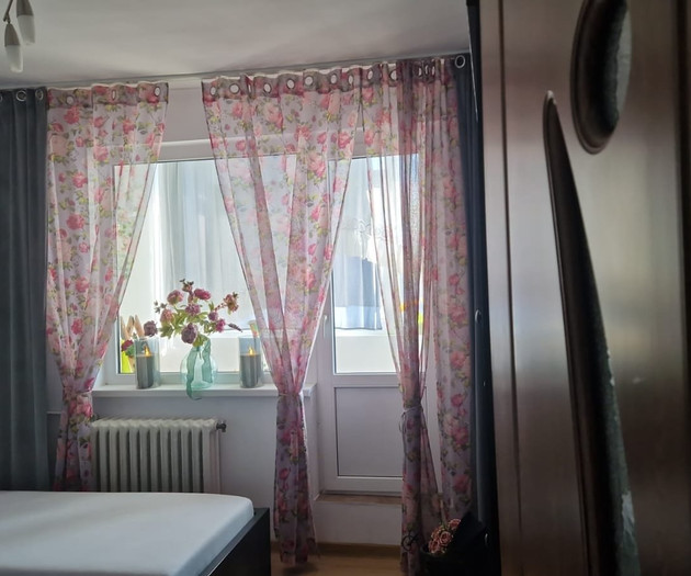Large Group Accommodation Bucharest, 4 apt,20slips