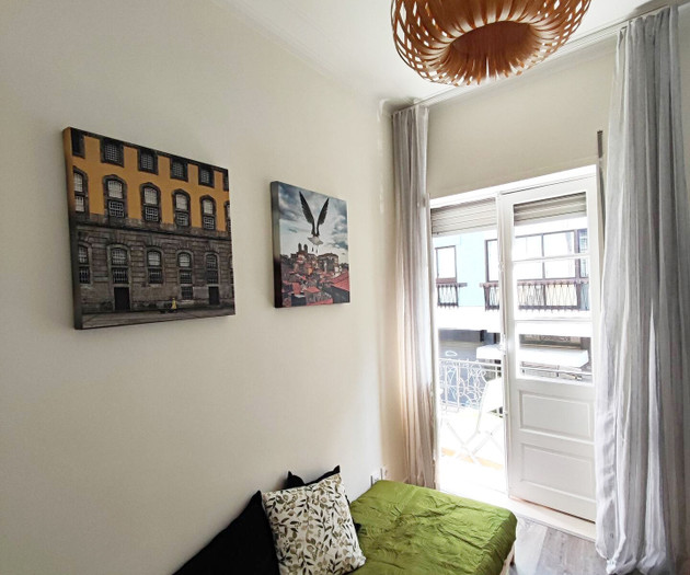 Modern 2-Bedroom Flat in Central Cedofeita, Porto
