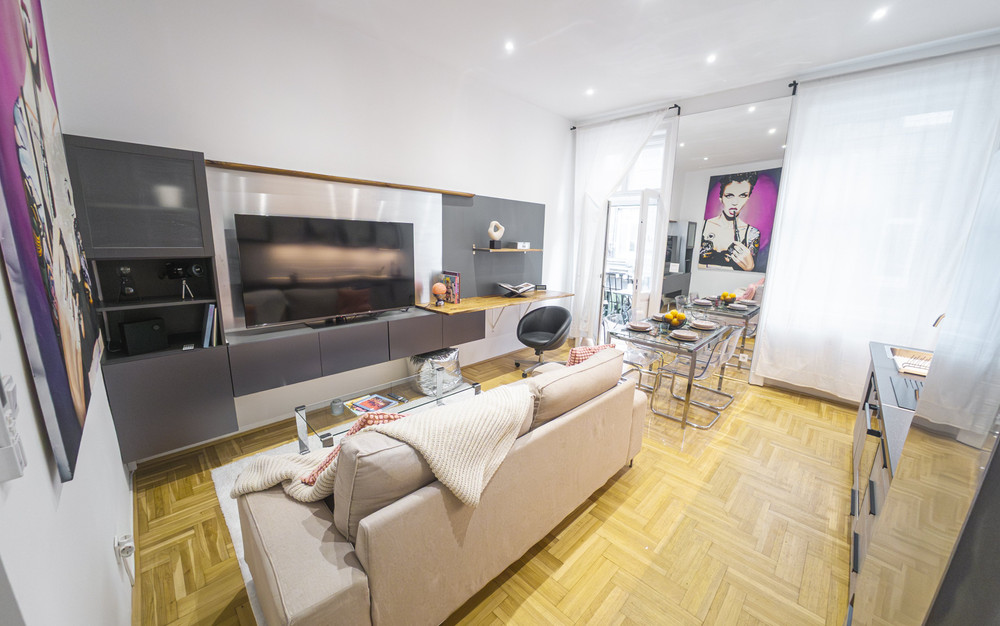 Modern, Light 1-Bedroom Apartment+Balcony [Grey] preview