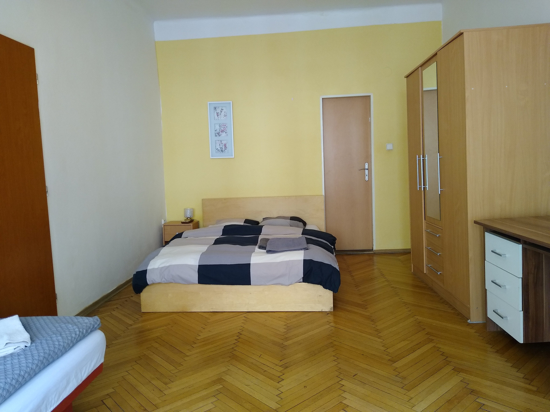 Bed is 140 cm