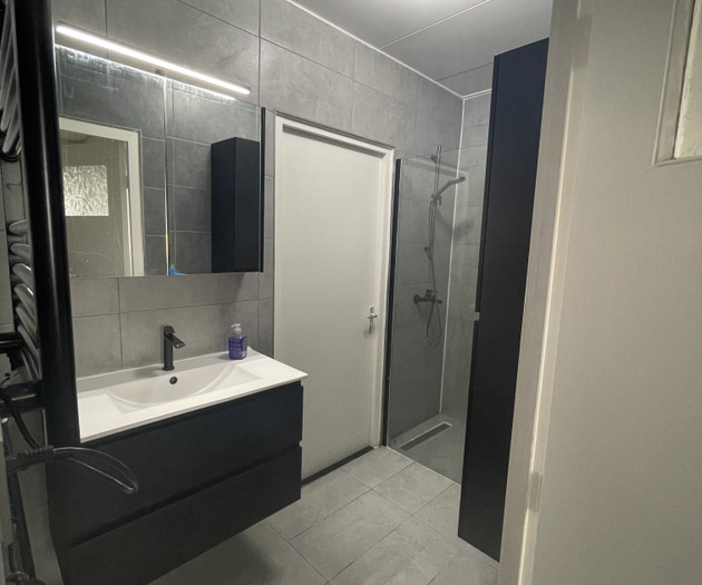 🏡 Furnished Room in a Modern & Quiet Apartment –