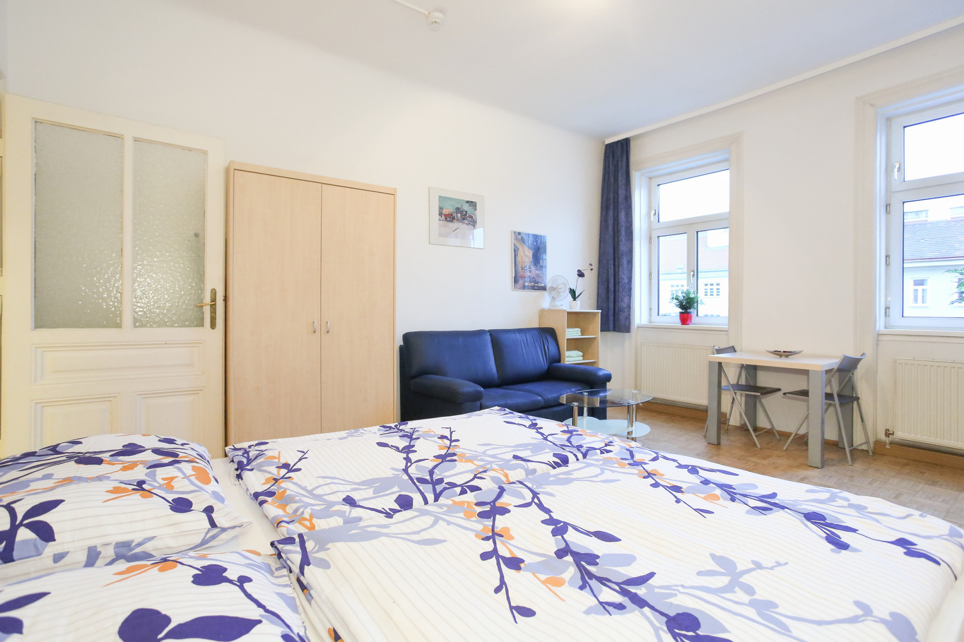 Helles Wohn/Schlafzimmer