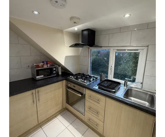 6 Guest Heart of london