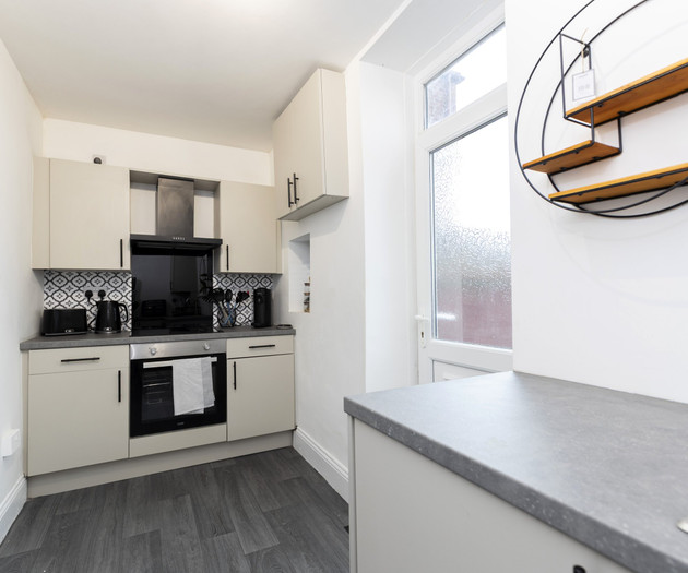 The Cosy Pavilion: Stylish 2BR Free Street Parking