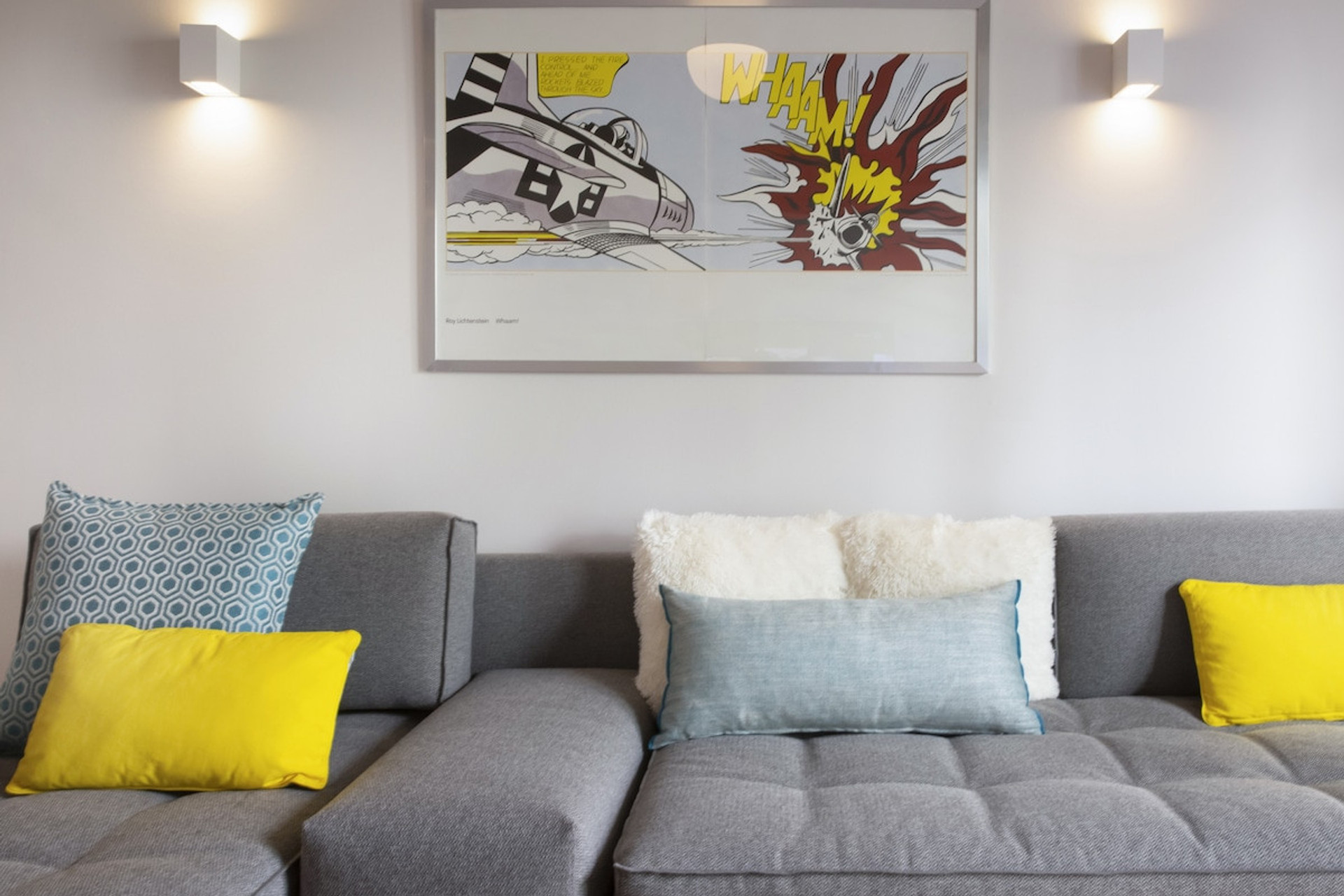 Living room image 4