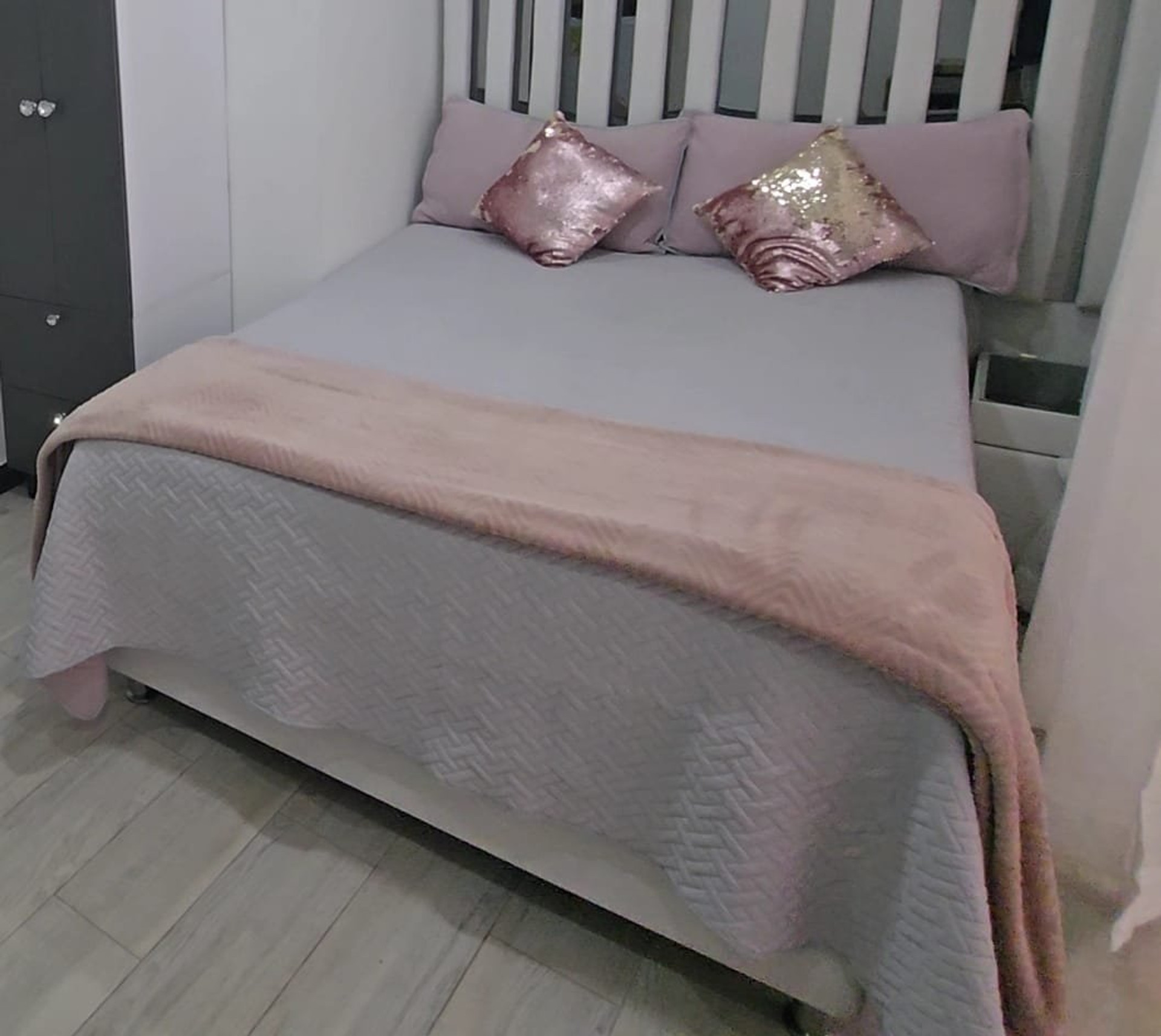 cama doble y cabecera de 180 de altura