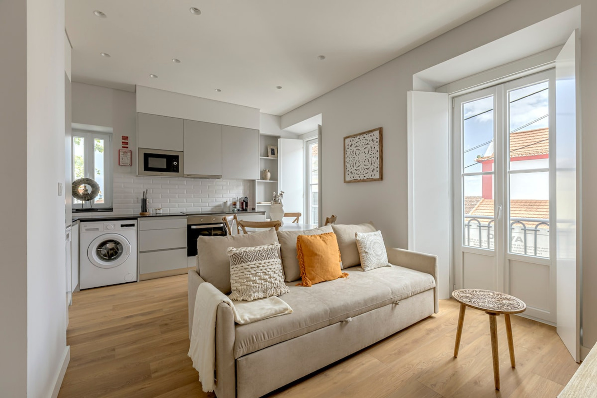 Living room image 1