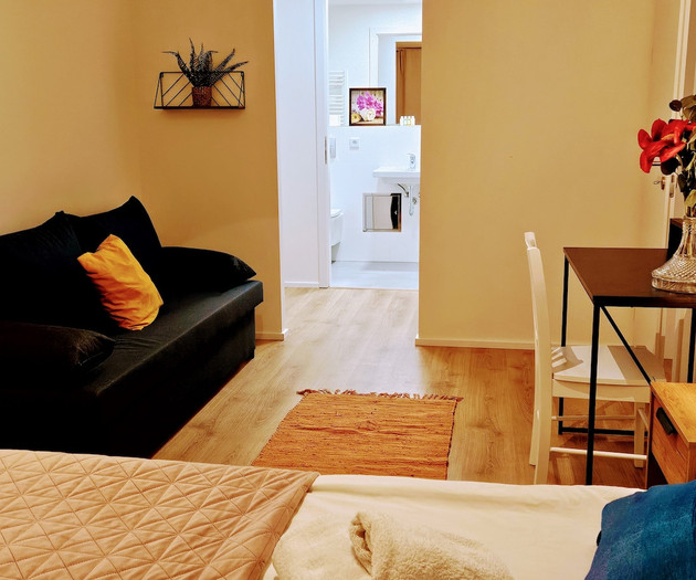Luxe 2BDR for 1-8 guests | Own Garden, Parking Gym