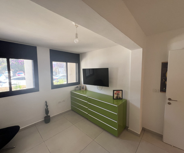 Quiet, large, bright Apartment in Tel Aviv
