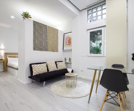 Charming Madrid El Carmen - quiet studio