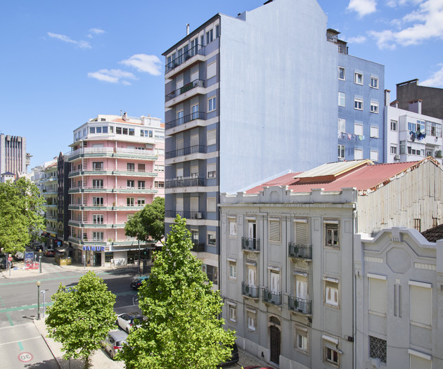 Room 1- Av. Barbosa du Bocage 52 3