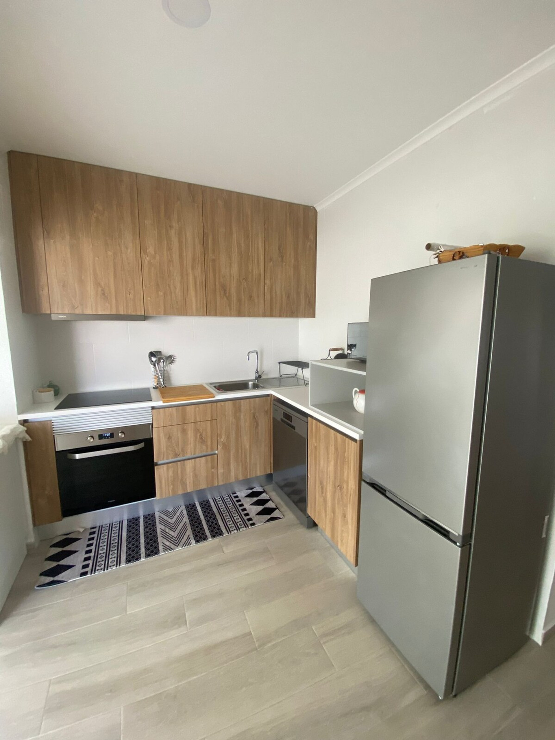 Full kitchen