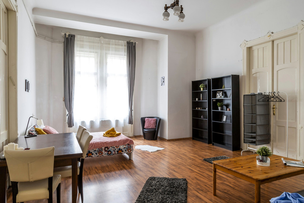 Bright Room on Wesselényi Street preview