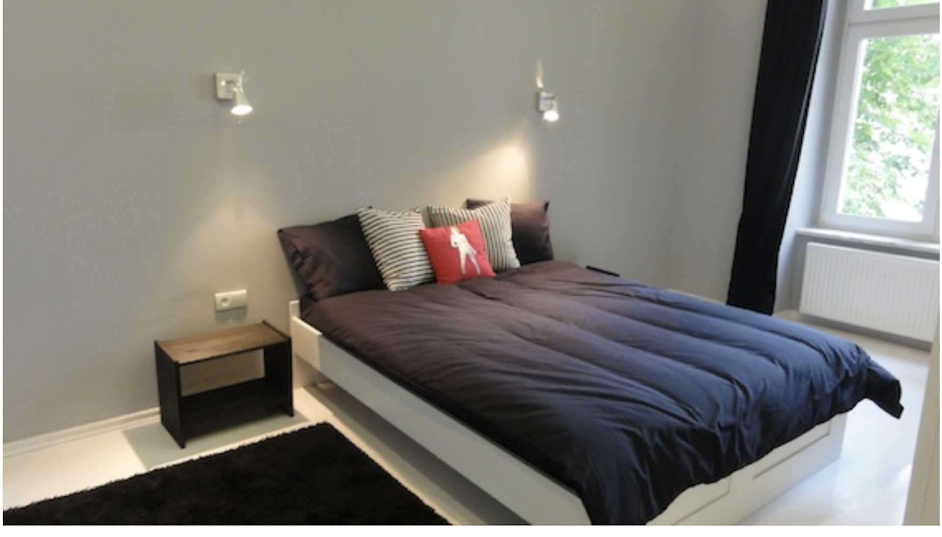 Bedroom with double bed
