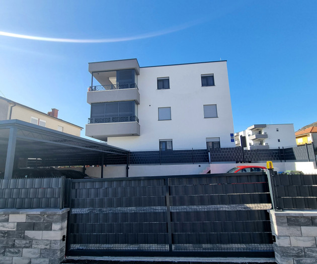 FOR RENT: MODERN TWO-BEDROOM APARTMENT